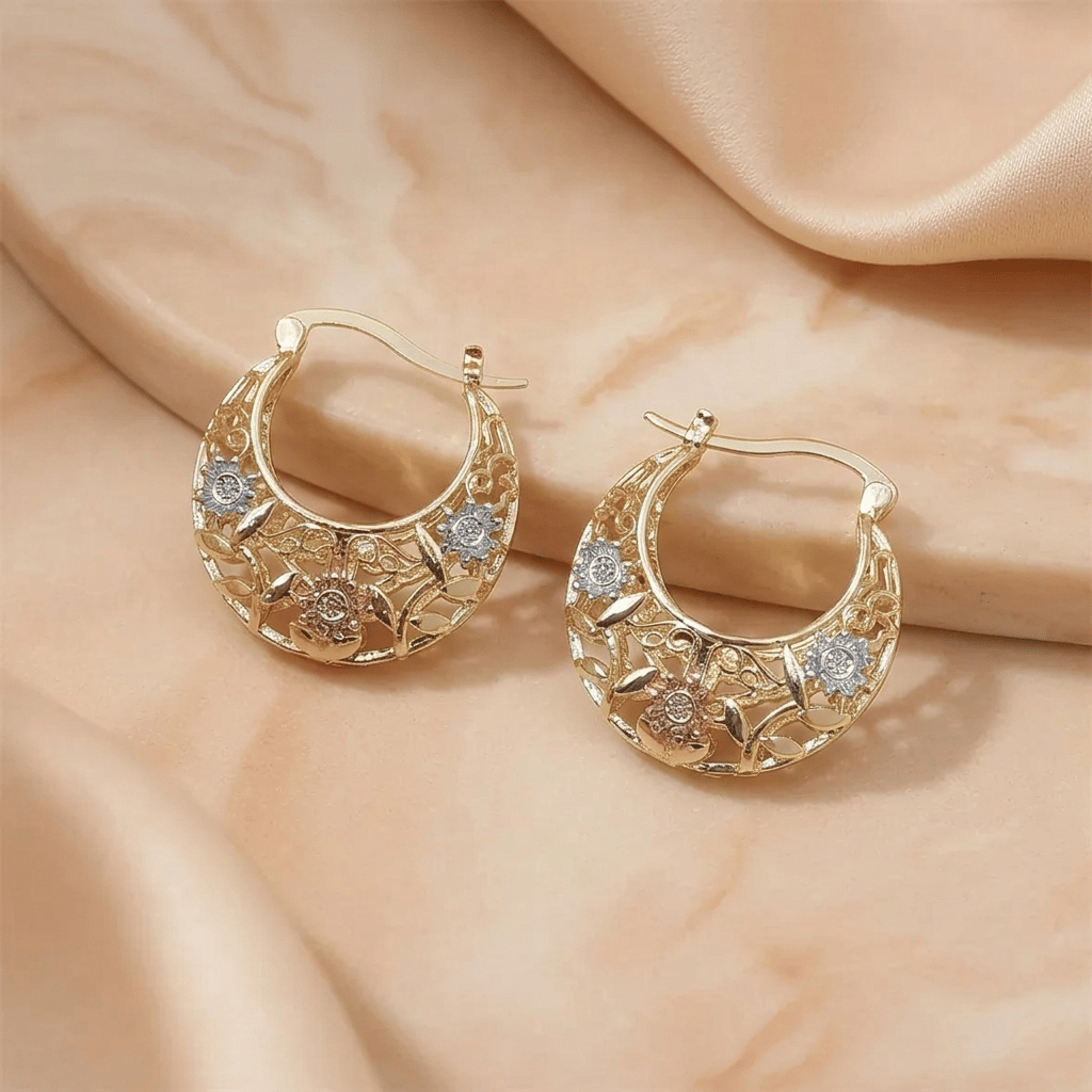 🎉🌸 Vintage 14K Gold Flower Hoop Earrings