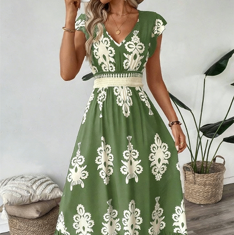 πΈπA dress that makes you shine β with a V-neck