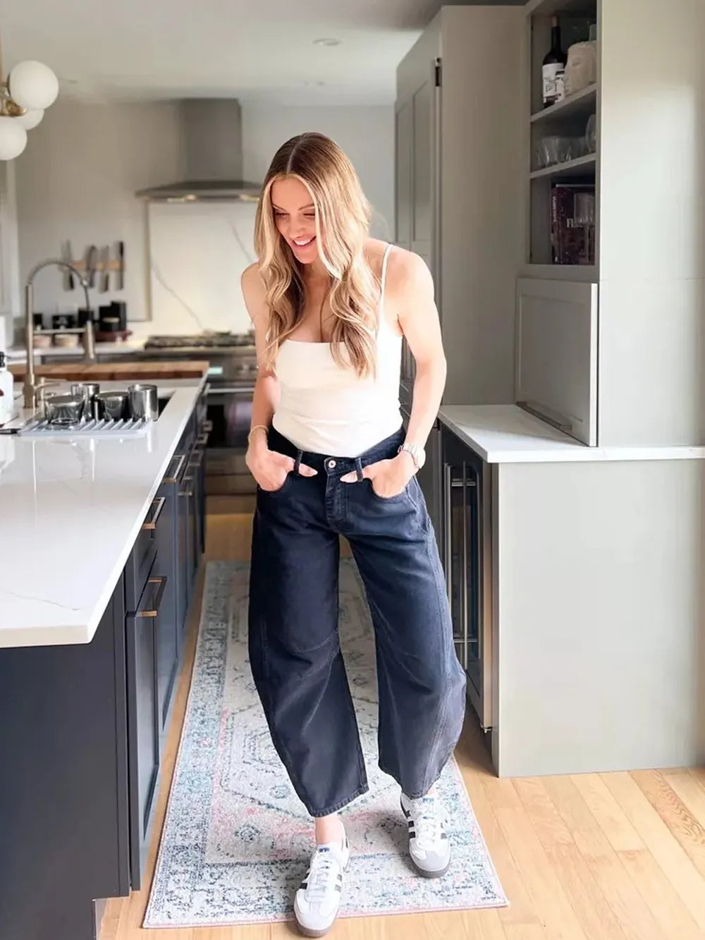 Women's Fashion Mid-Rise Barrel Jeans