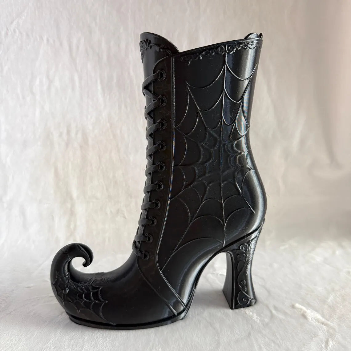 Printed Witch Boot Vase – Spooky Elegance for Your Halloween Display 🕷️🥾✨
