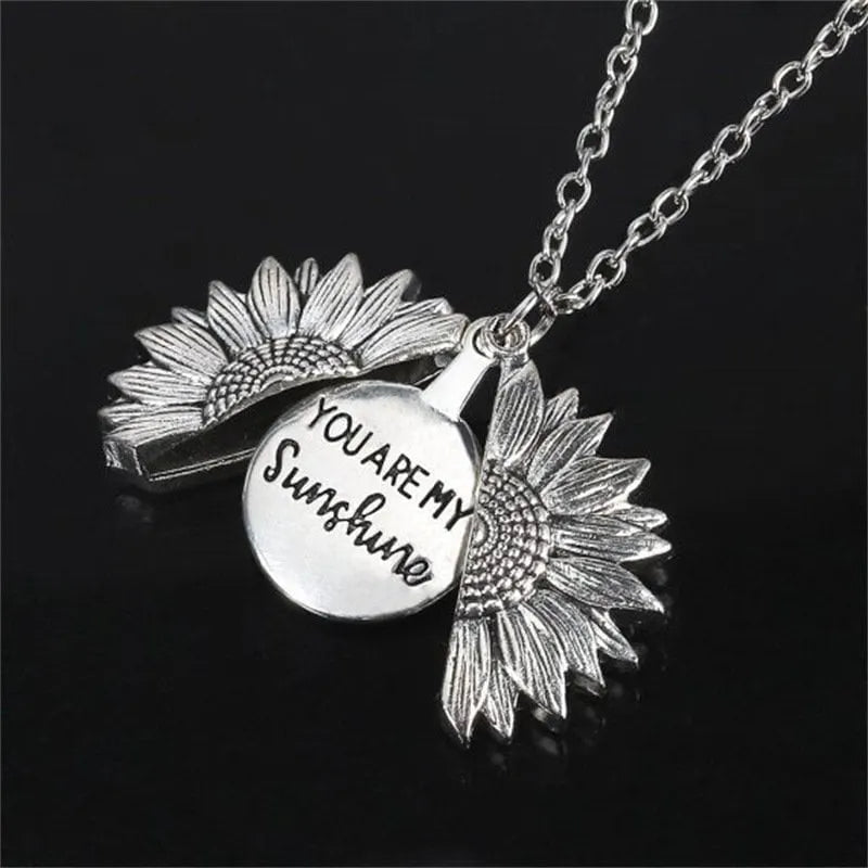 🔥Sunflower Necklace(Double-sided engraving)