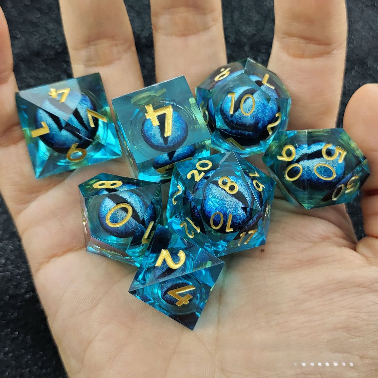Cthulhu two-color dragon eye movable DND dice