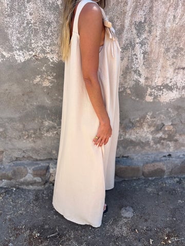 💕 Solid color dress for women with floral strap and U-neckline