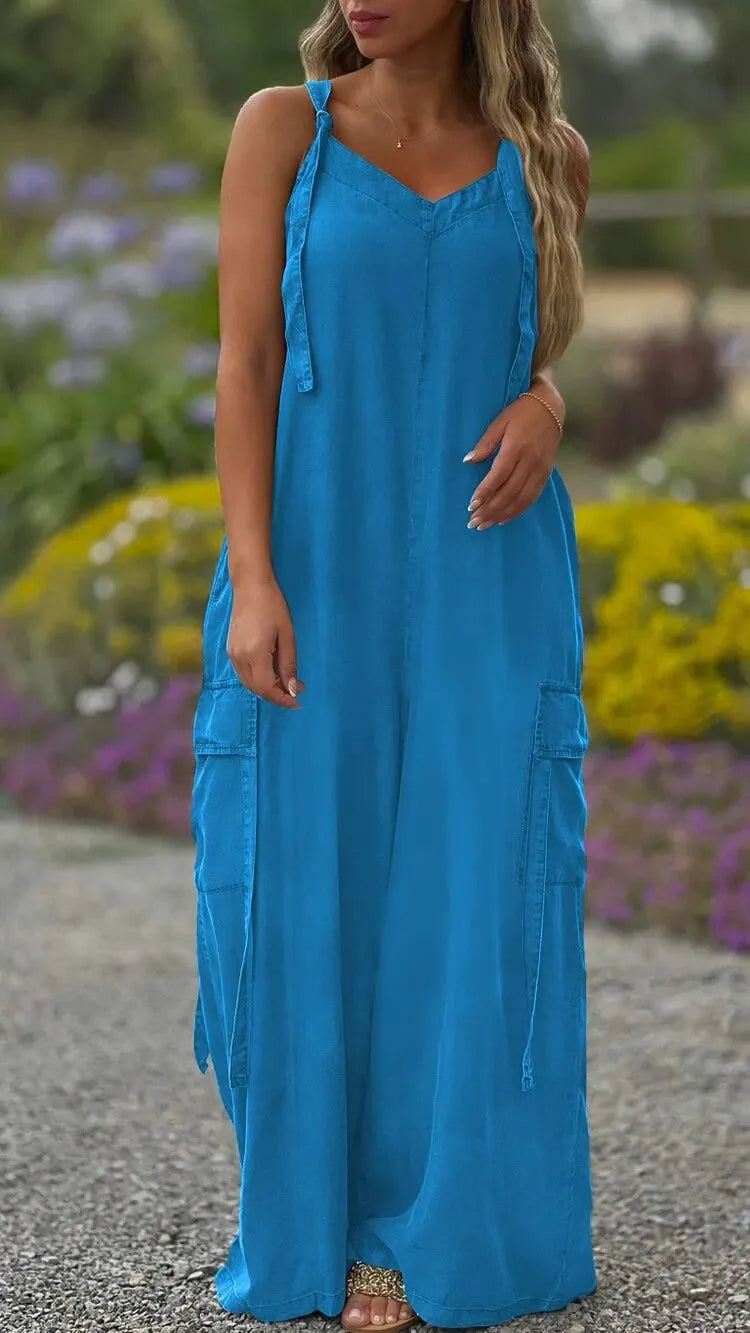 The new summer jumpsuit is loose, comfortable and casual