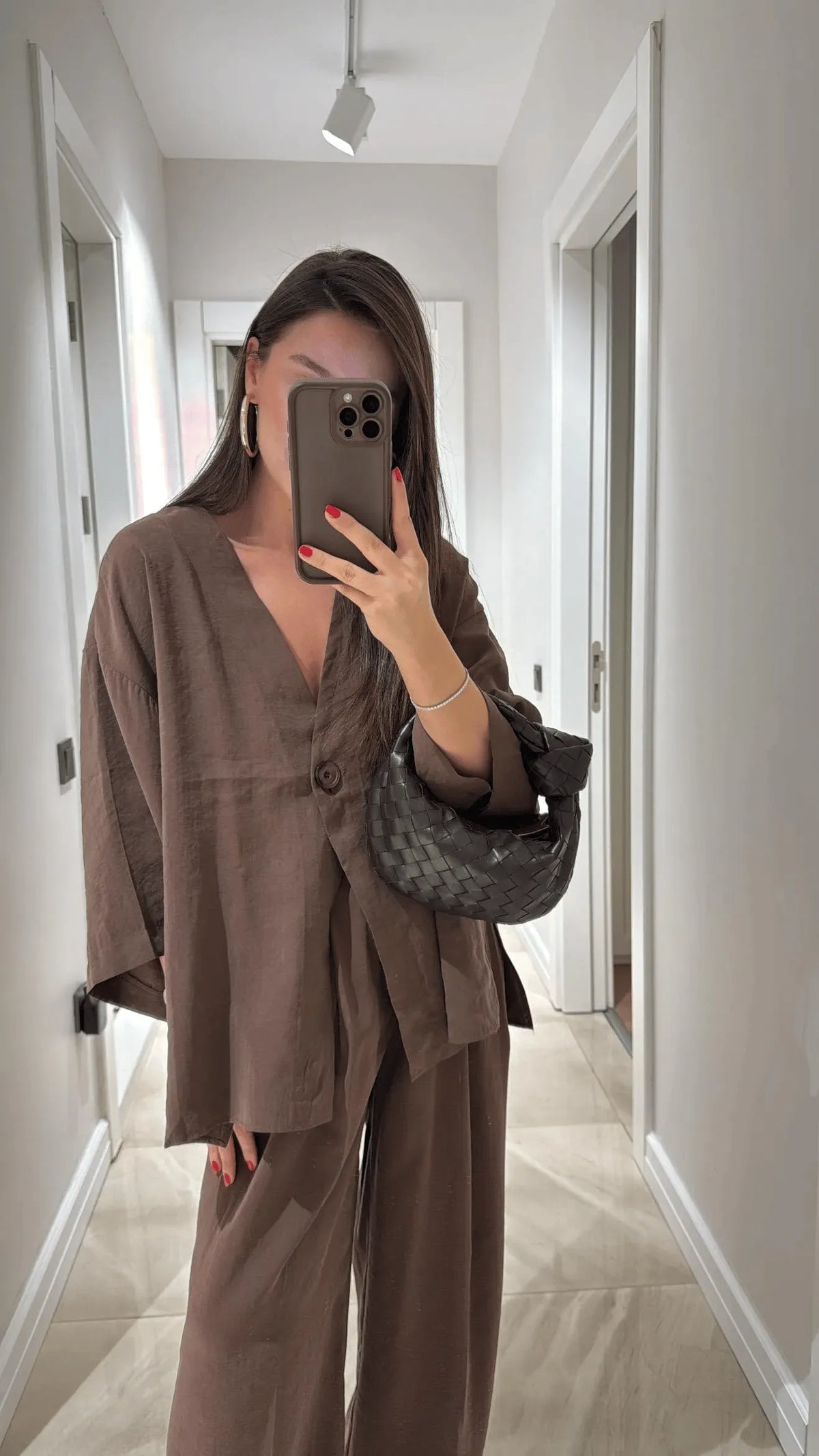 Solid color V-neck top and wide-leg pants set