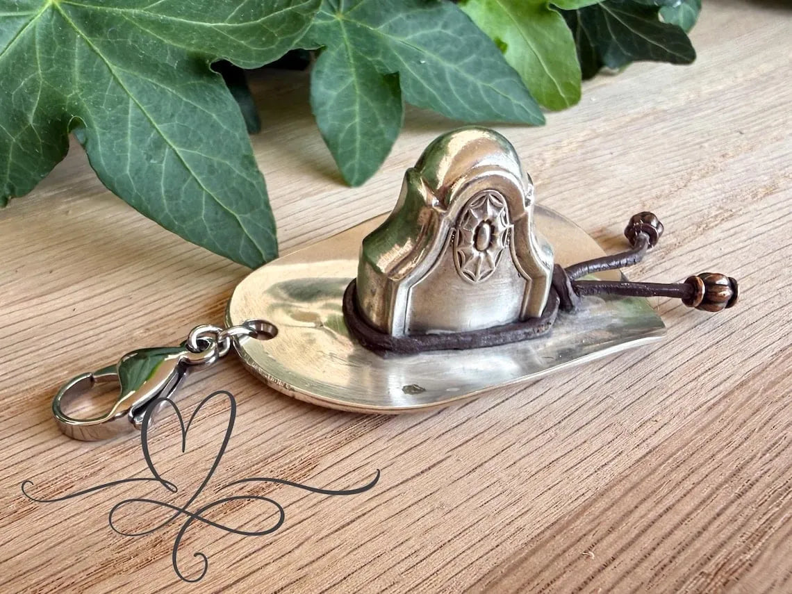 🎉⏰✨Vintage Cowboy Hat Pendant