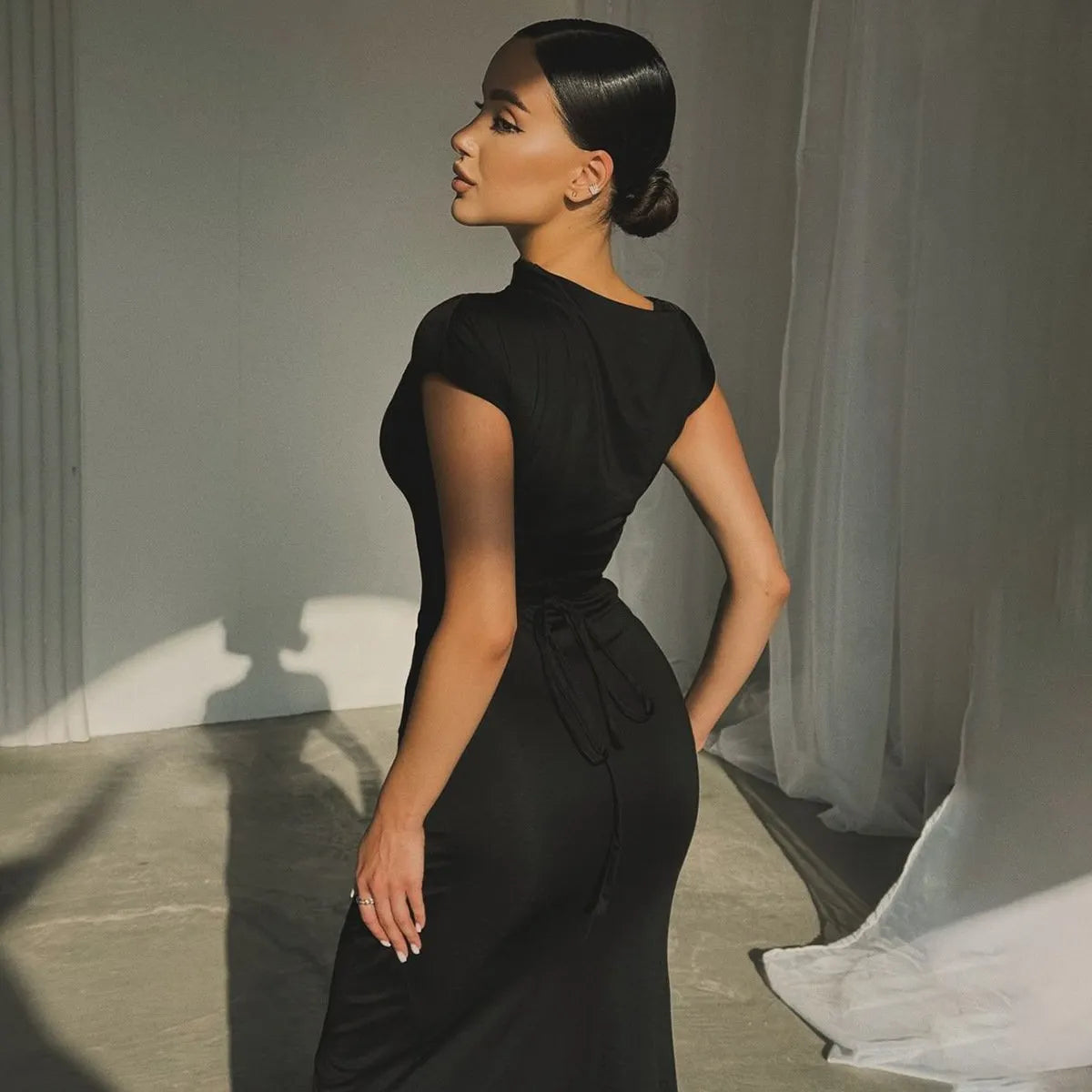 Slim-Fit Pleated Tie Waist Short Sleeve Dress