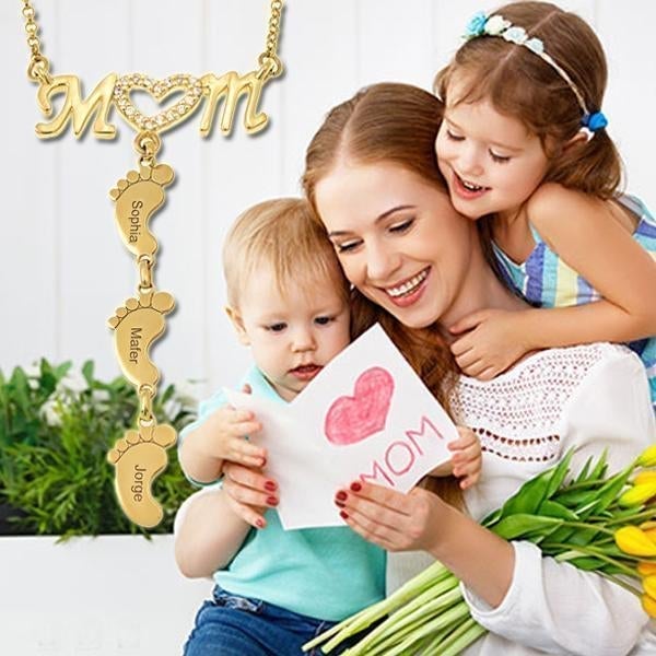 Mother's Day Gift Personalised Heart Crystal Mom Necklace With Baby Feet