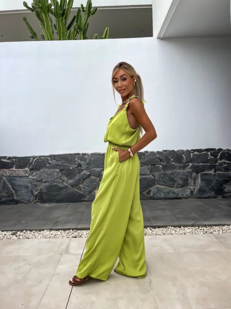 ✨Fashion vest + temperament wide leg pants🌸