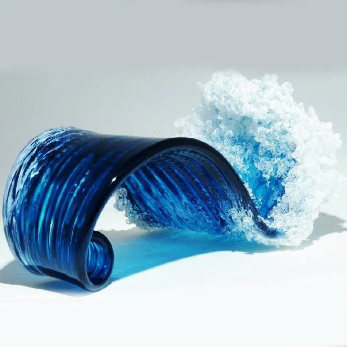 Majestic Wavy Vase