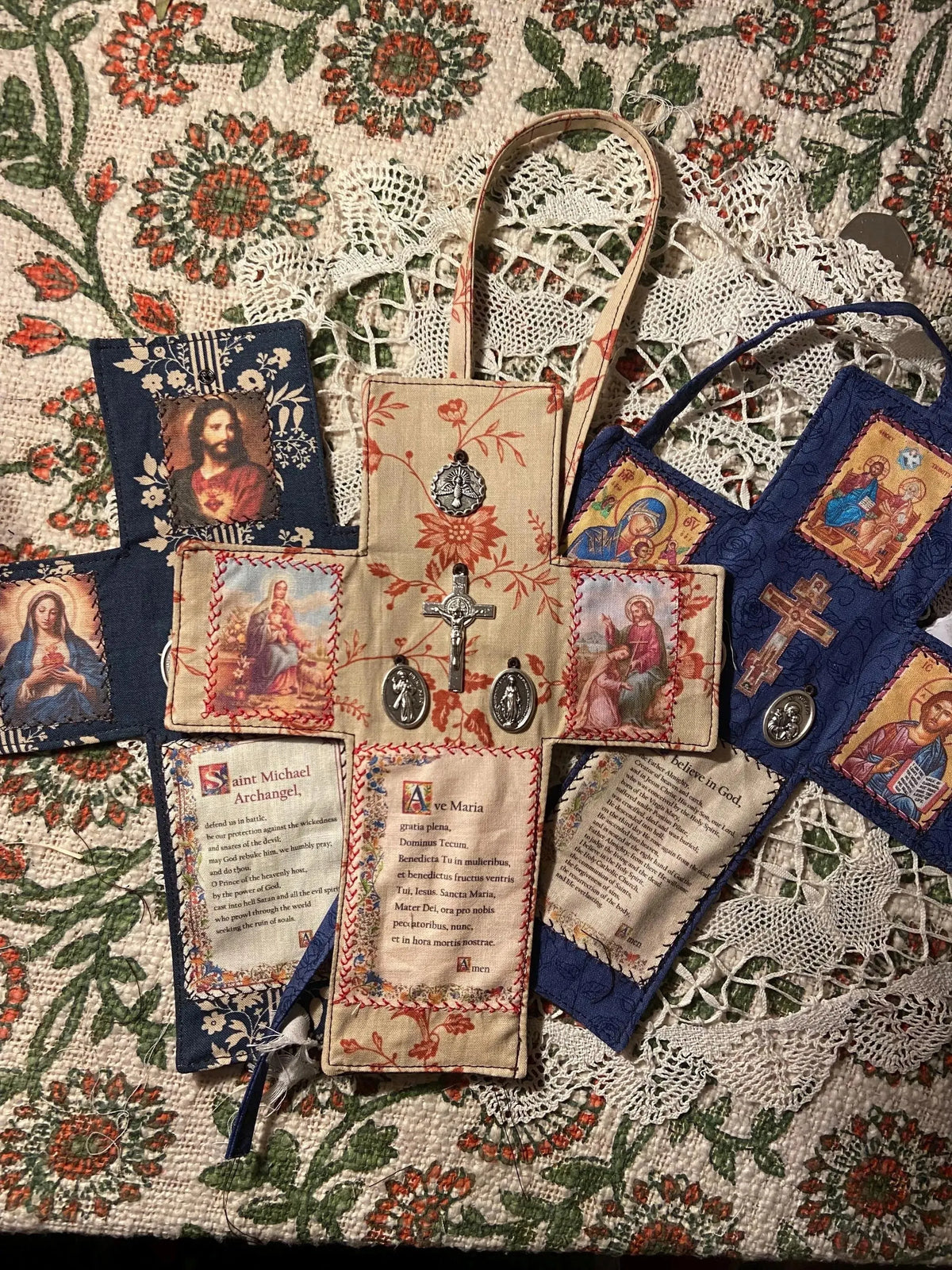 ✝️Handmade Catholic Pocket Altar - Travel Altar for Daily Devotion & Prayer|🎁Perfect Faith Gift