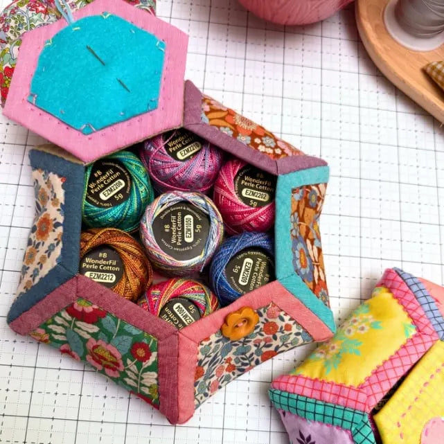 🔥LAST DAY 49% OFF - ✨DIY Hexagon Patchwork Flower Basket Sewing Template-with instruction