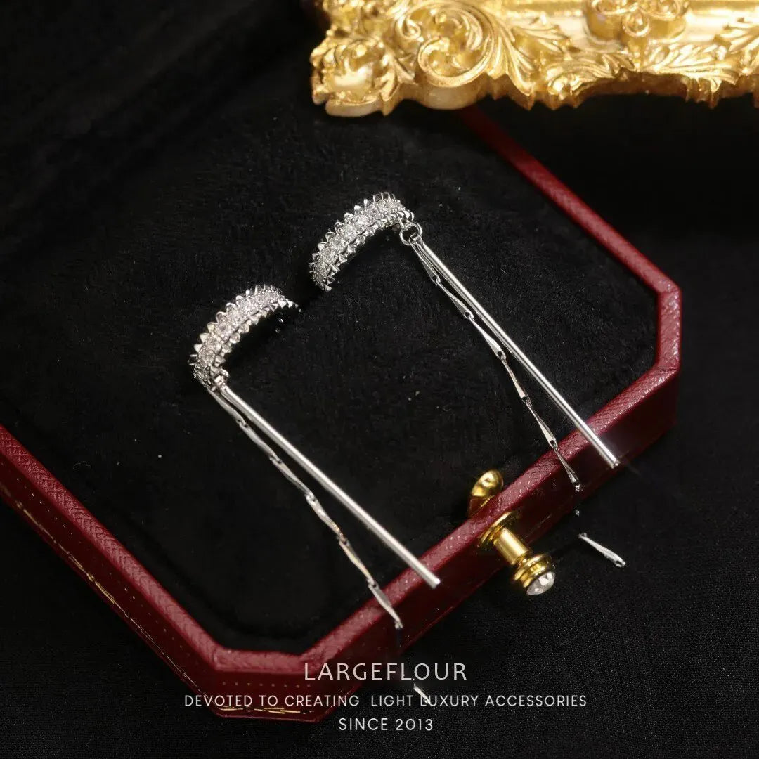 🔥 HOT SALE 🔥Cube molecular tassel long ear clip