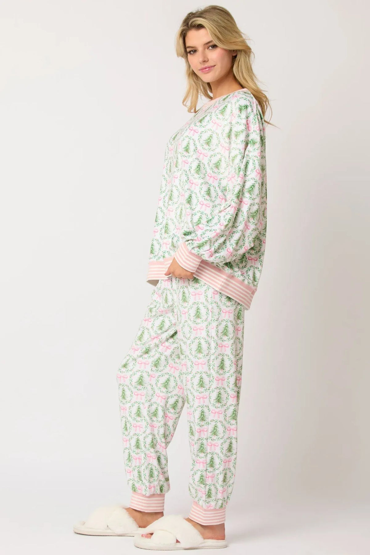 CHRISTMAS TREES AND BOWS PAJAMA SET