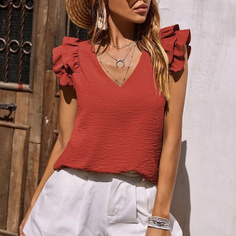 V-neck ruffled sleeveless stretch shirt
