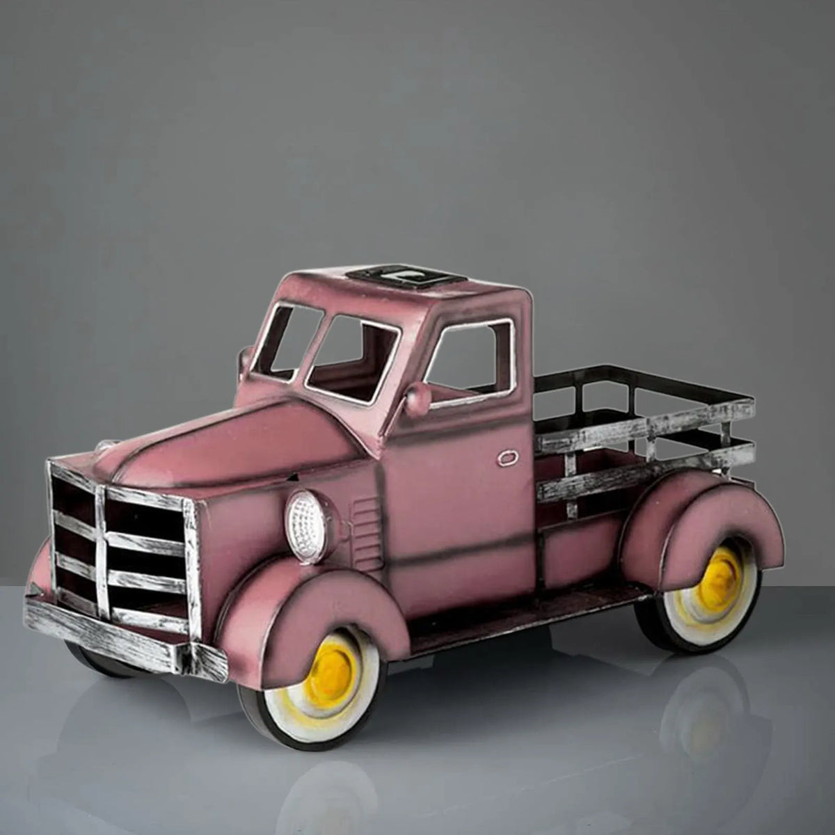 Retro Style Solar Pickup Truck Garden Decoration