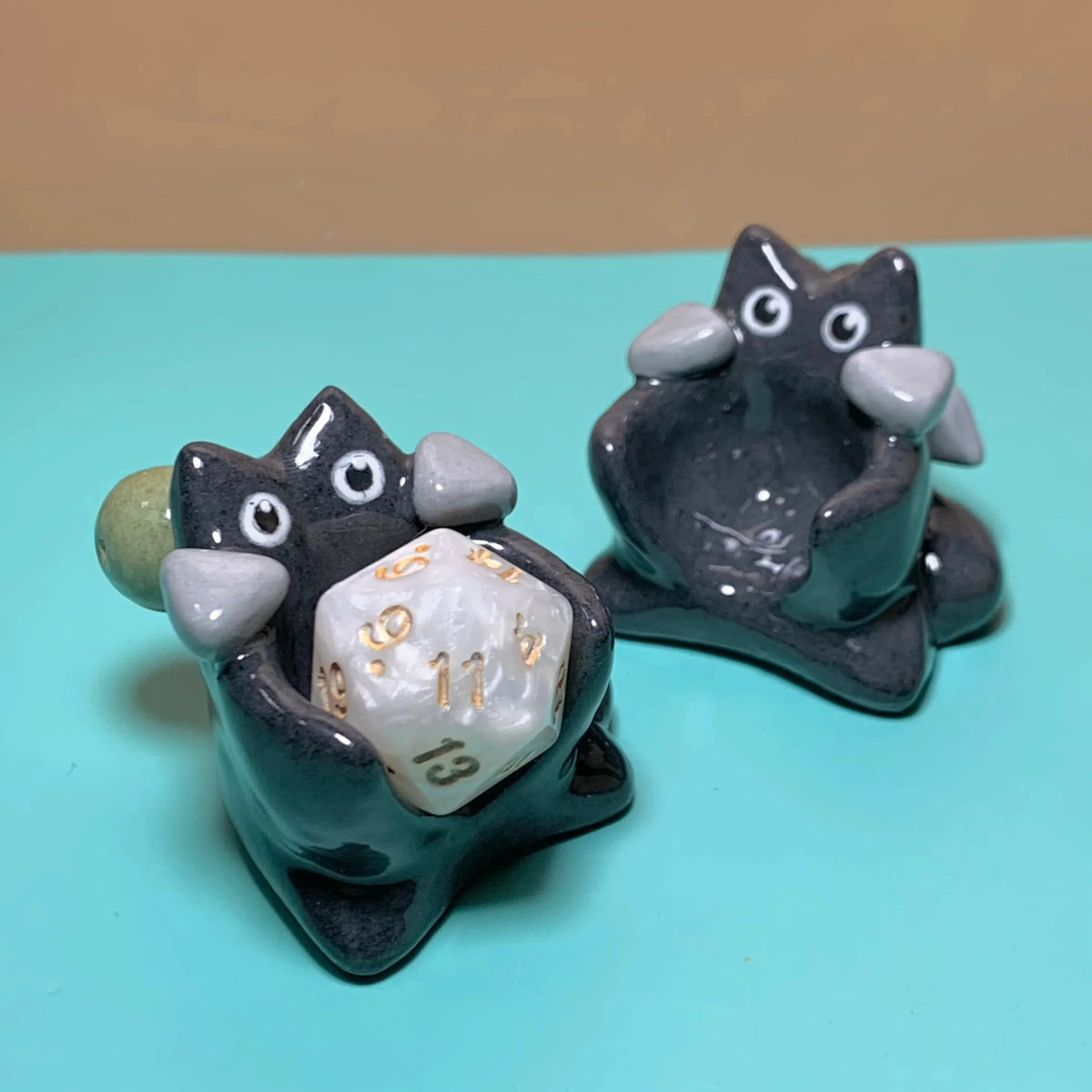 🔥Last Day 49% OFF - 🎨⚔️D&D Companion Cat D20 Holder