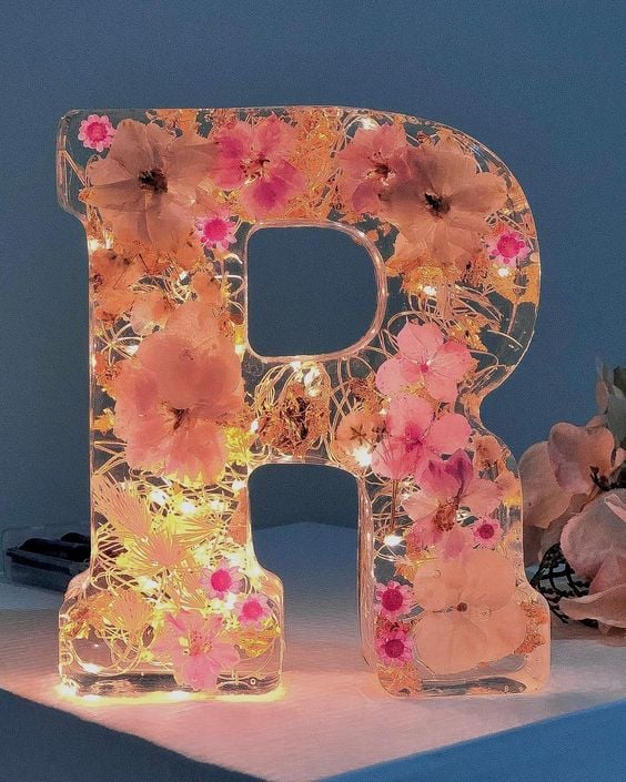 Handmade Floral Resin Night Light🕰