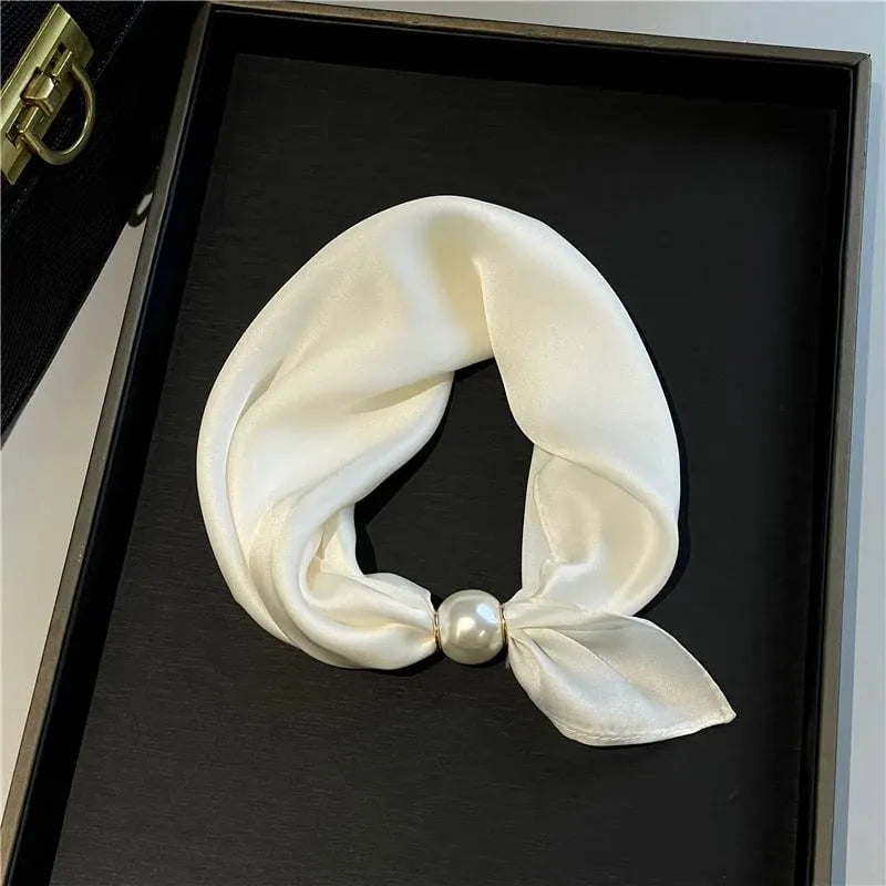 🔥 HOT SALE 🔥🧣 Effortless Glamour: Pop-On Pearl Necklace Scarf ✨