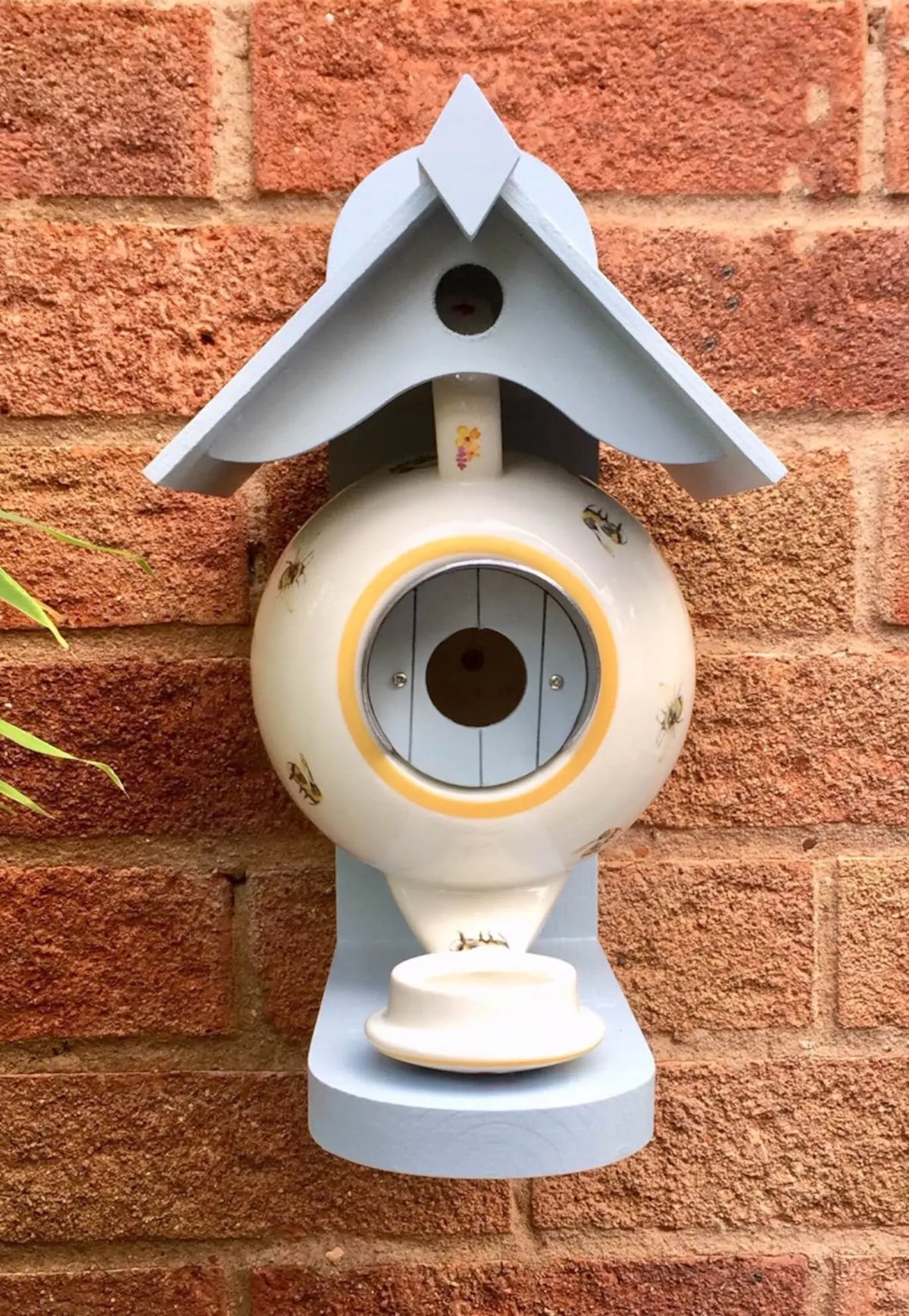🐦Teapot Bird House and Feeder[ 🔥BUY 2 FREE SHIPPING🔥]