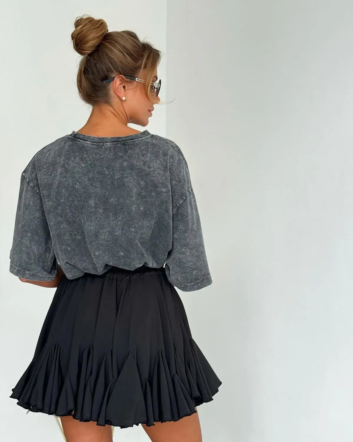Elegant Ruffled Mini Skirt - Summer Casual Fashion Essential