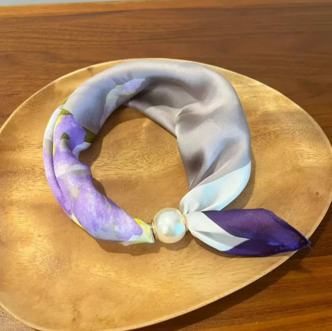 🔥 HOT SALE 🔥🧣 Effortless Glamour: Pop-On Pearl Necklace Scarf ✨