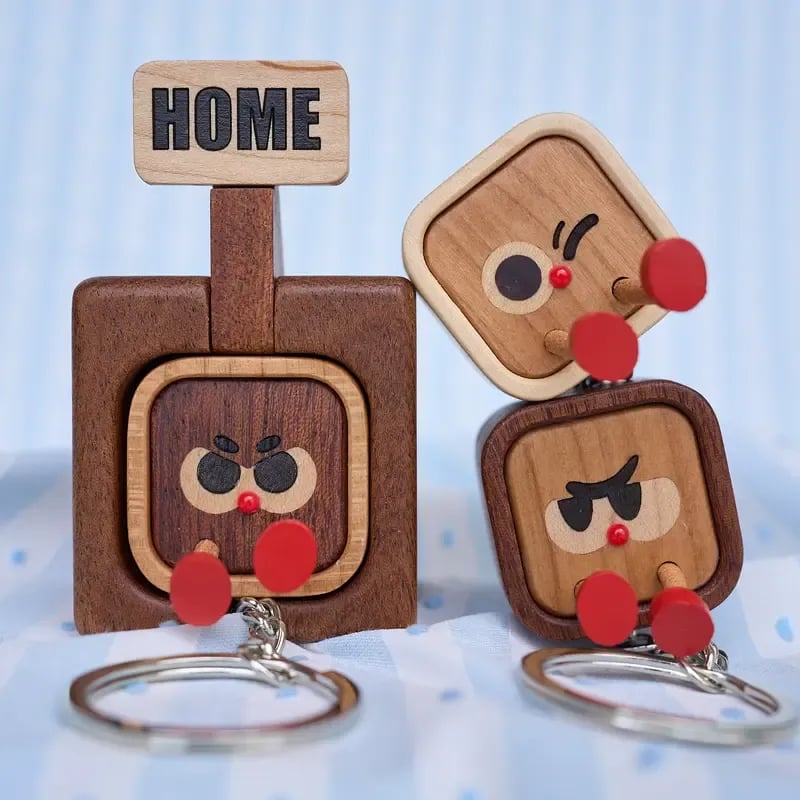 🎉 🔥Hot Selling:Creative Wooden Key Hooks with Funny Facial Expressions - Functional & Stylish Key