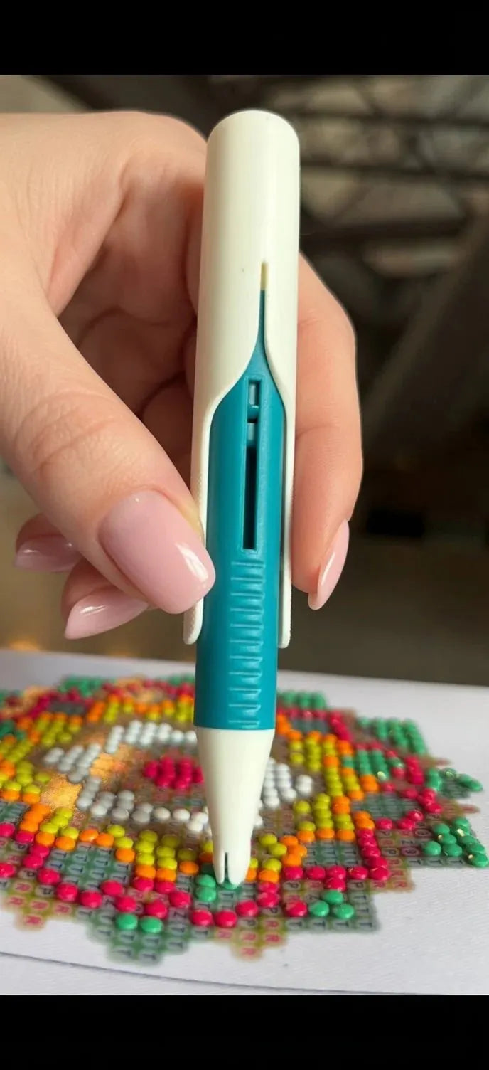 🔥HOT SALE🔥🔥49% OFF 💎 Automatic Diamond Painting Bead dispenser | Wax-Free Round Drill Pen for Faster, Easier Crafting ✨