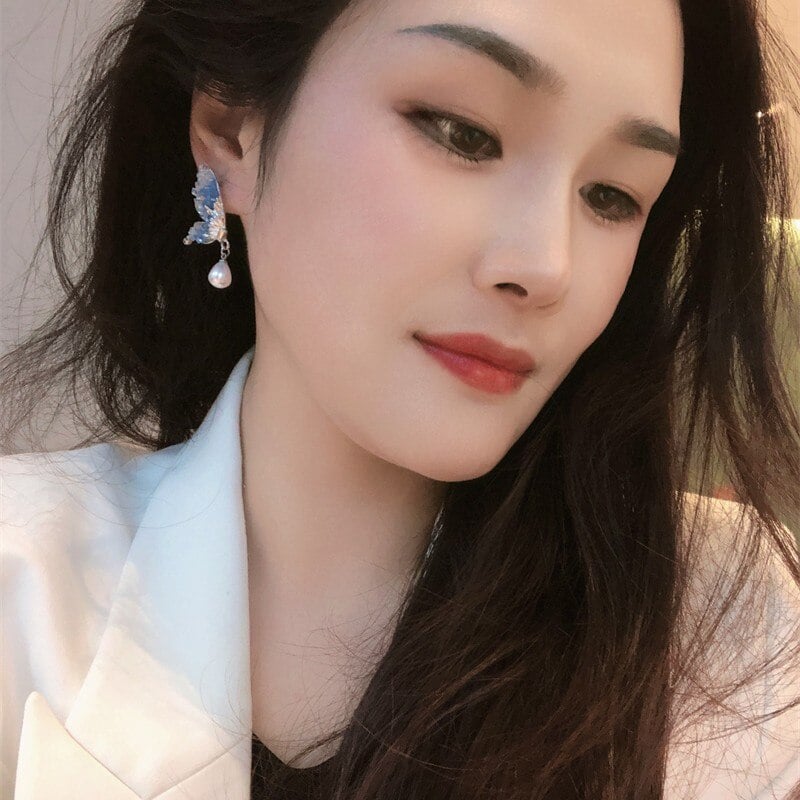 Fashionable and Charming Pearl Water Drop Butterfly Earrings