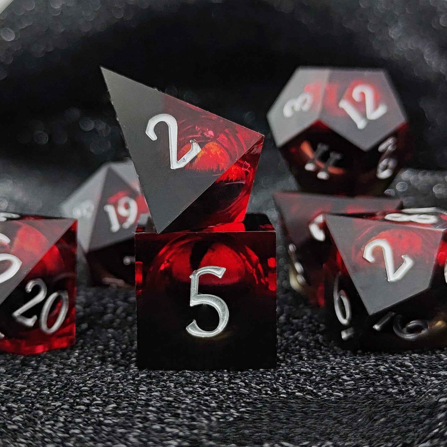 Cthulhu two-color dragon eye movable DND dice