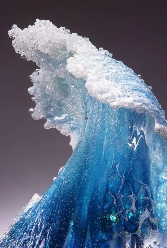 Majestic Wavy Vase