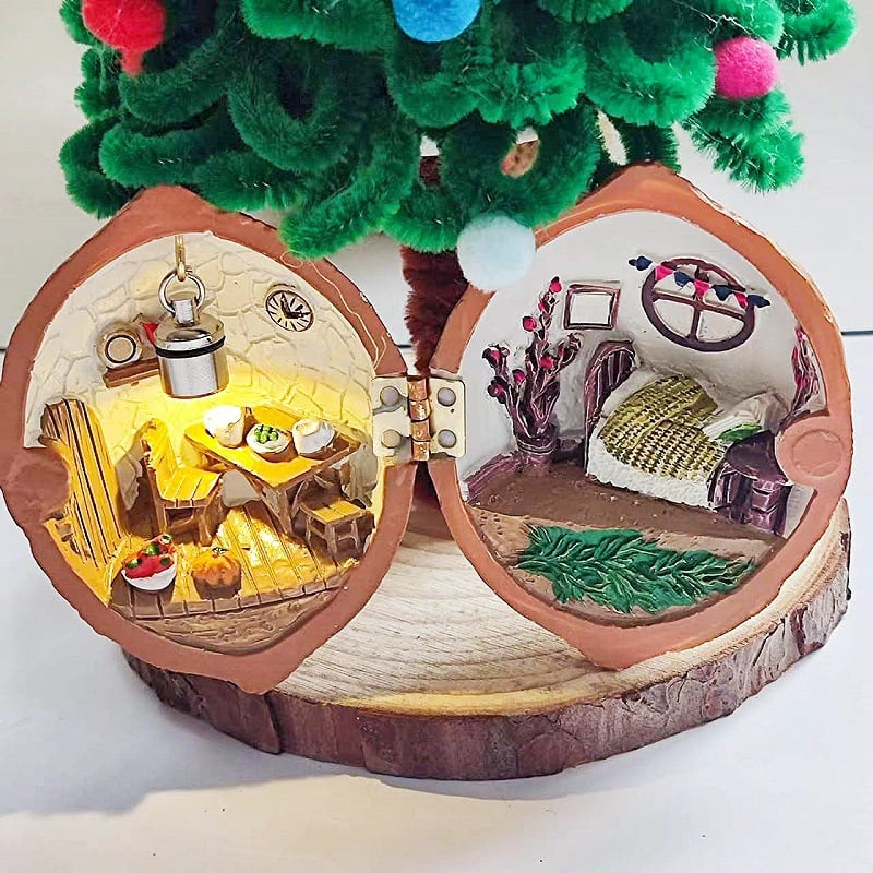Handmade.🏠Walnut Shell Doll House--mini library, tiny World inside walnuts