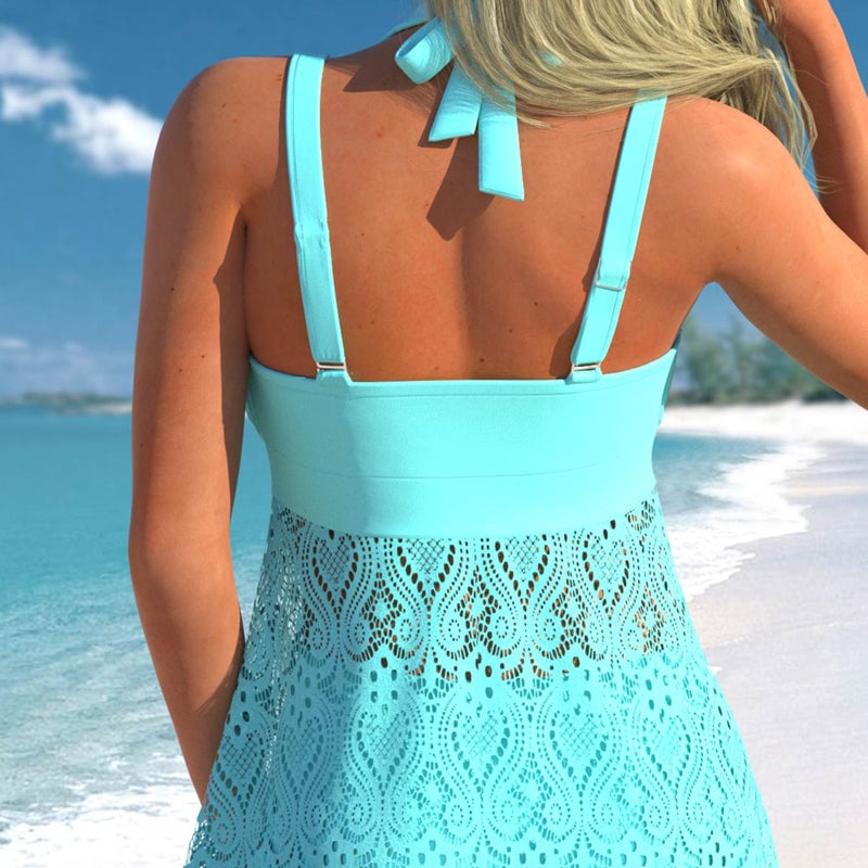👙Lace swimsuit with a V-neck and shorts