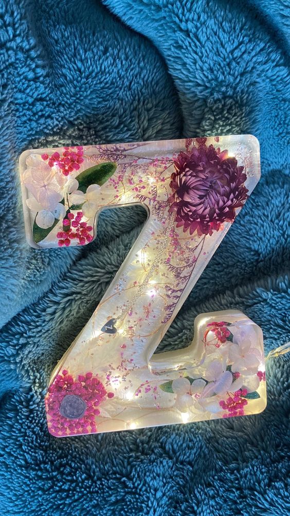Handmade Floral Resin Night Light🕰