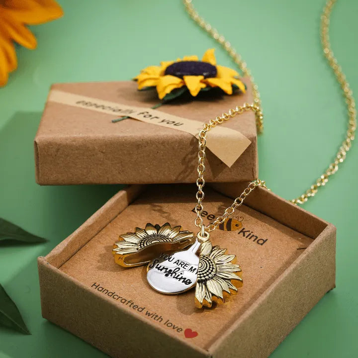 🔥Sunflower Necklace(Double-sided engraving)
