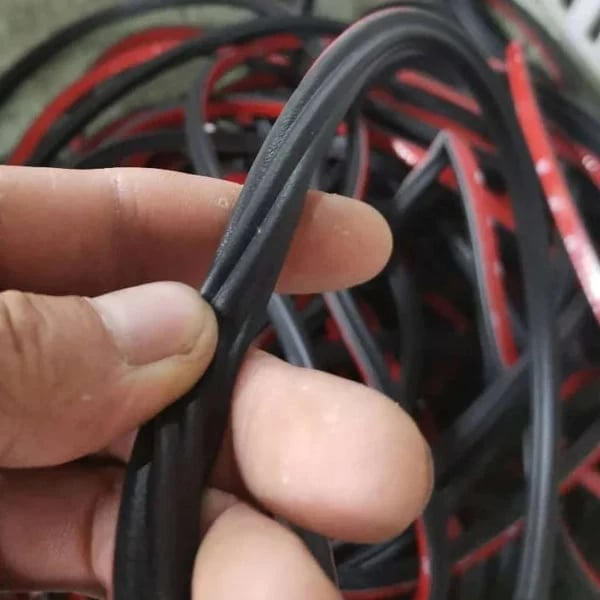 🎉(🎁2026-Christmas Hot Sale🎁)Soundproof weatherstrip for cars