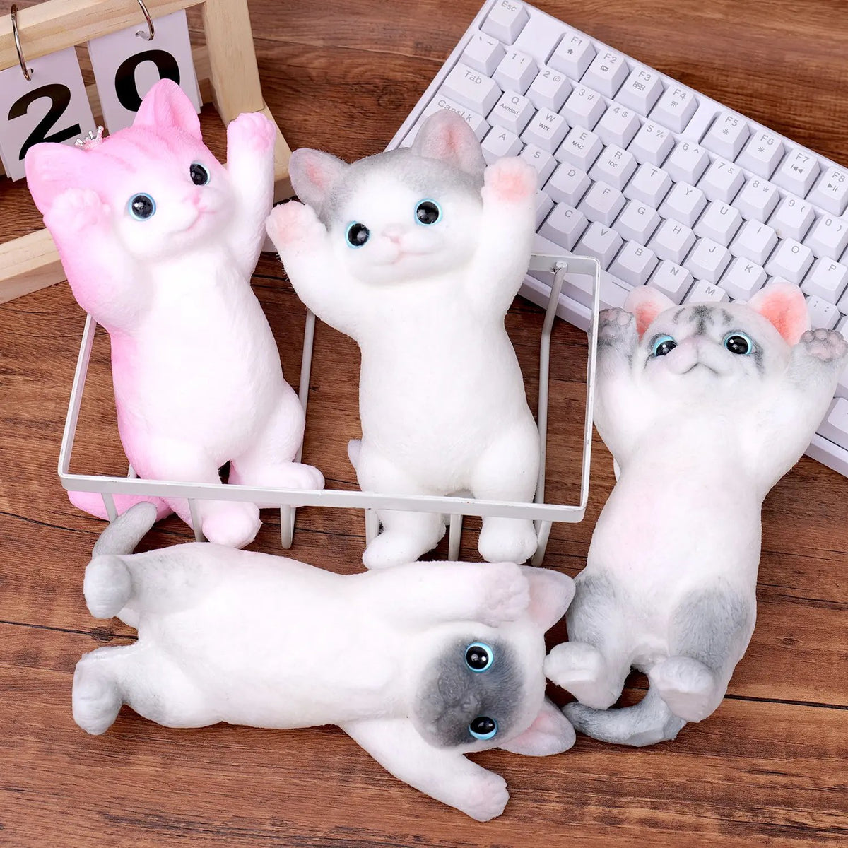 🎉🎨🐾Soft and Cuddly Cat – Stress-Relief Squeezable Toy
