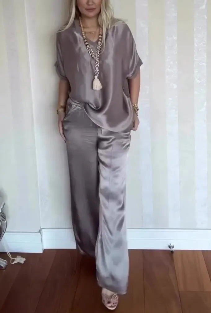 Women's Casual Comfortable V-neck Satin Short-sleeved Two-piece Suit