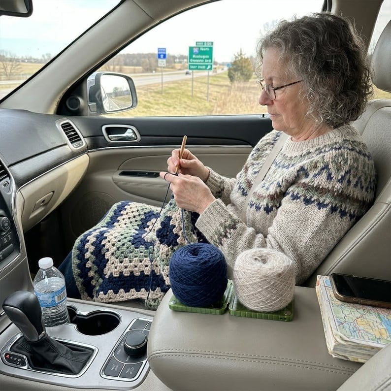 🔥HOT SALE🔥🎁49% OFF - Portable Yarn Holder for Crochet & Knitting