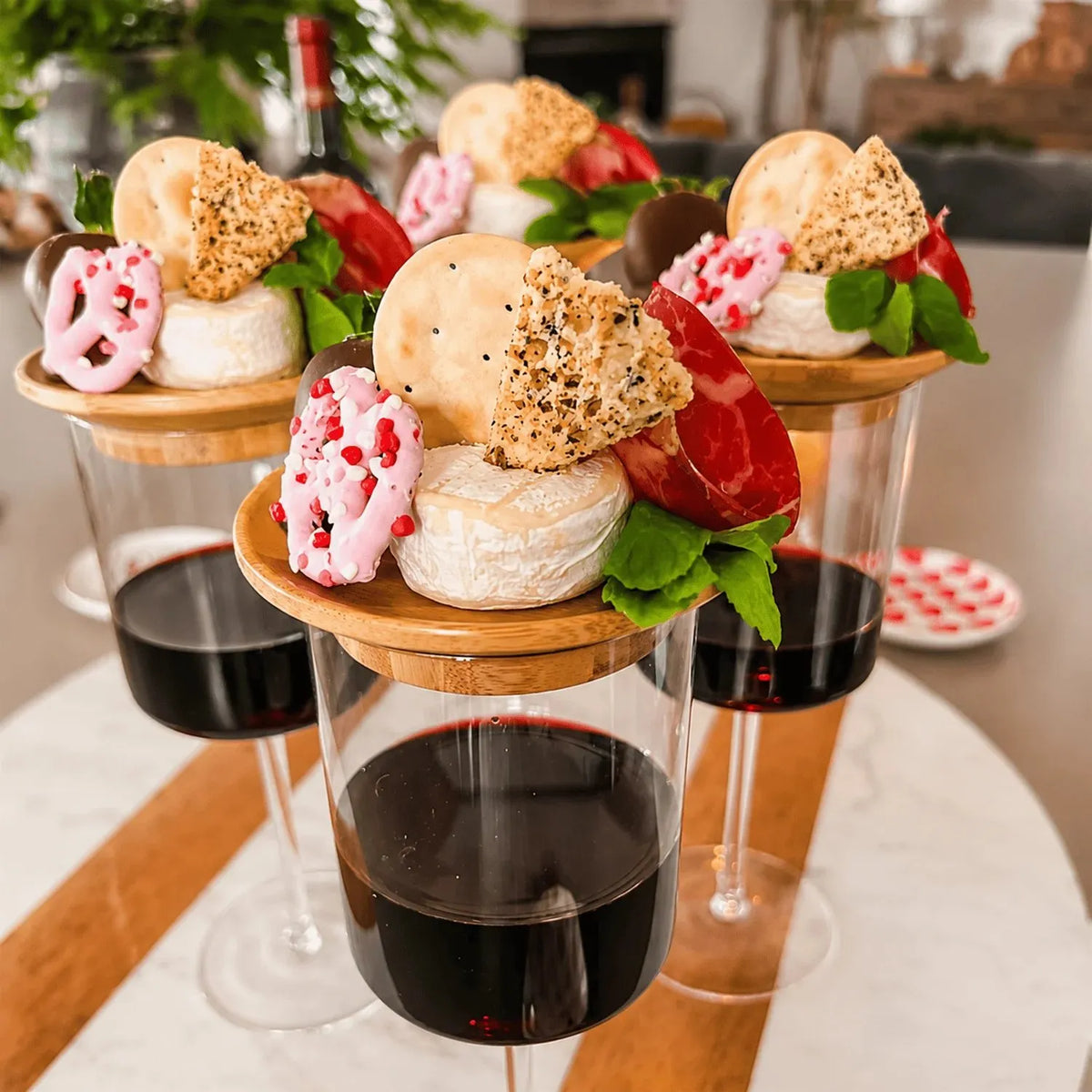 🎉Bamboo Wine Glass Toppers – Set of 4