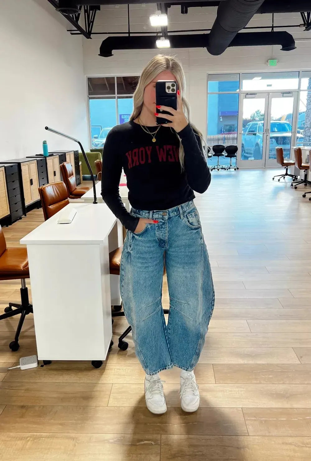 Women's Fashion Mid-Rise Barrel Jeans