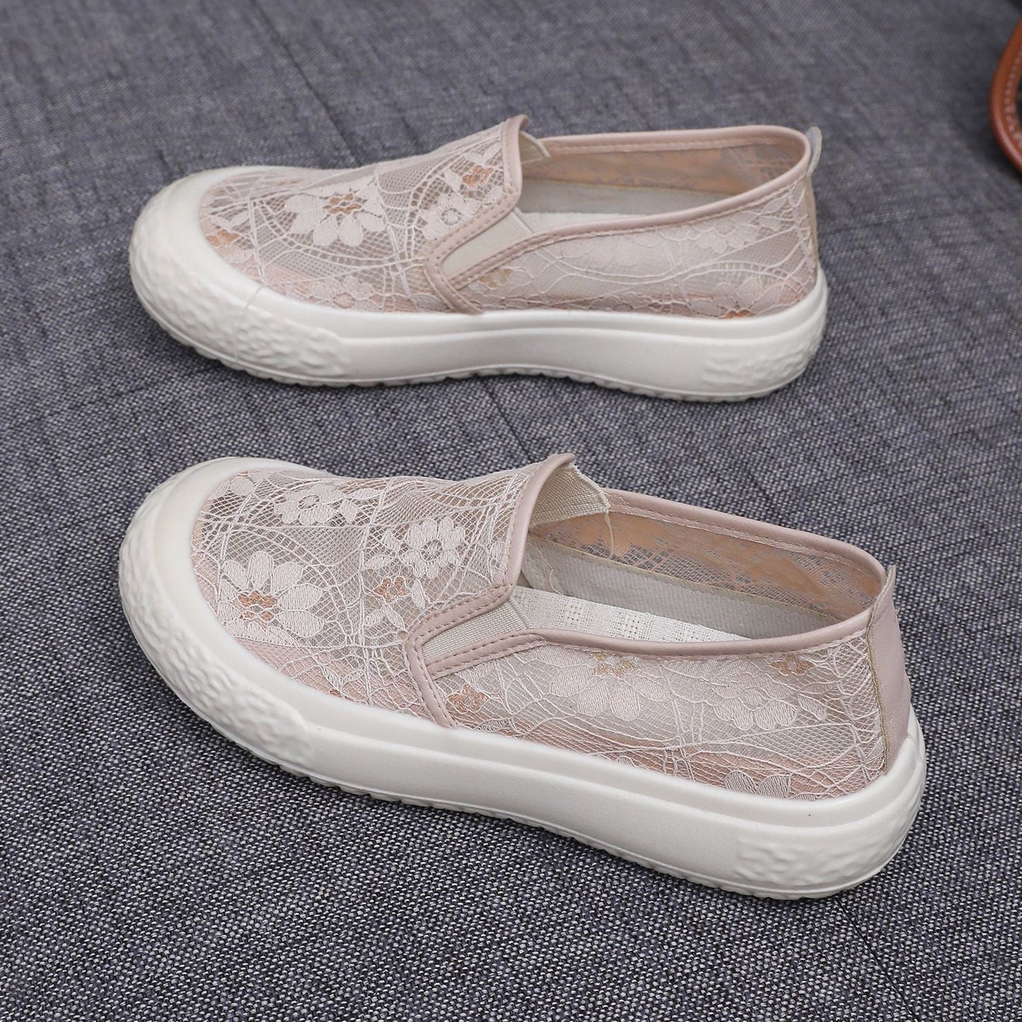 Hollow breathable thick-soled casual shoes