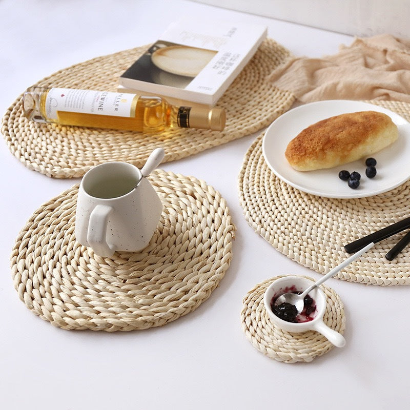 Handwoven Corn Husk Trivets – Eco-Friendly & Heat-Resistant Table Protectors