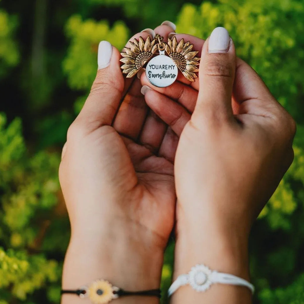🔥Sunflower Necklace(Double-sided engraving)