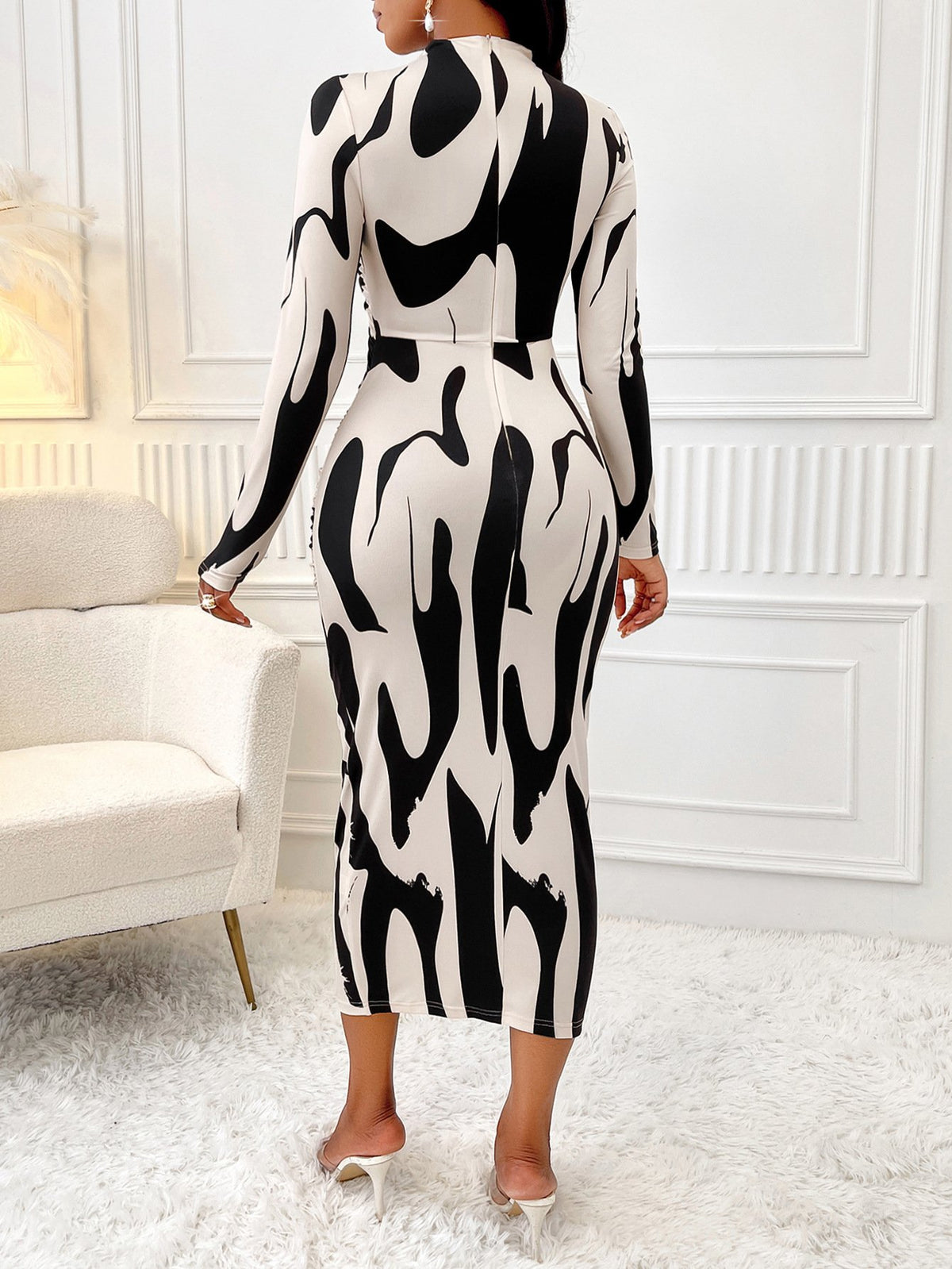 Printed long-sleeved hip dress