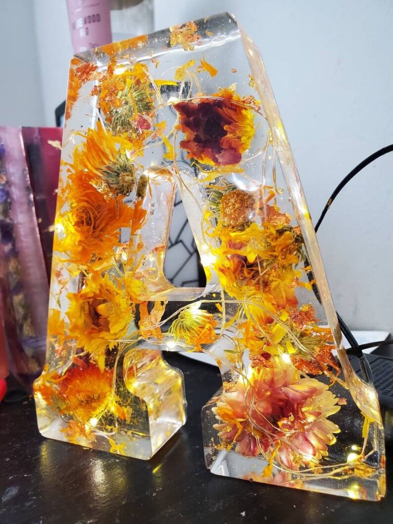 Handmade Floral Resin Night Light🕰
