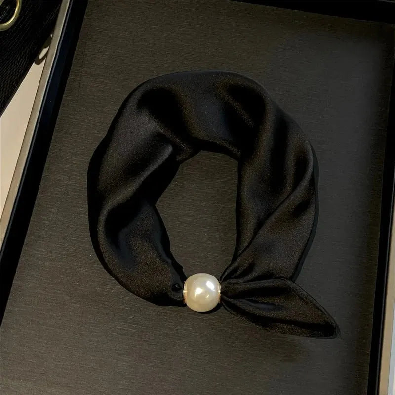 🔥 HOT SALE 🔥🧣 Effortless Glamour: Pop-On Pearl Necklace Scarf ✨