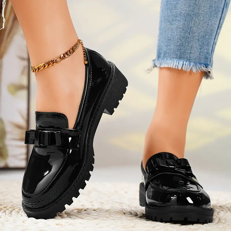 🔥Women's Solid Colour Fashion Thick Sole Leather Shoes
