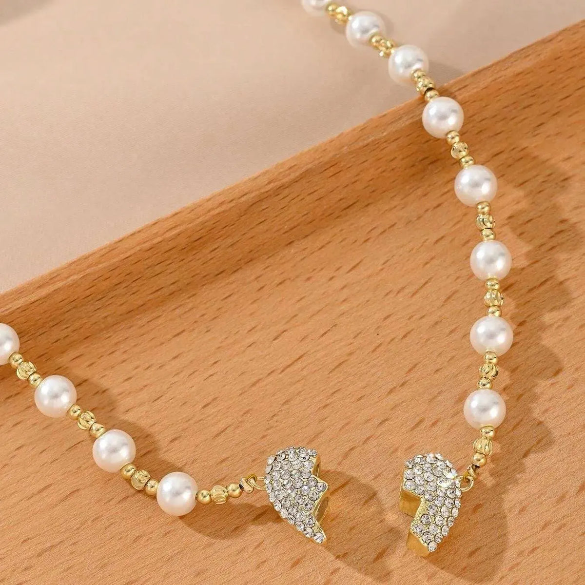🔥 HOT SALE 🔥New Magnetic Pearl Heart Necklace