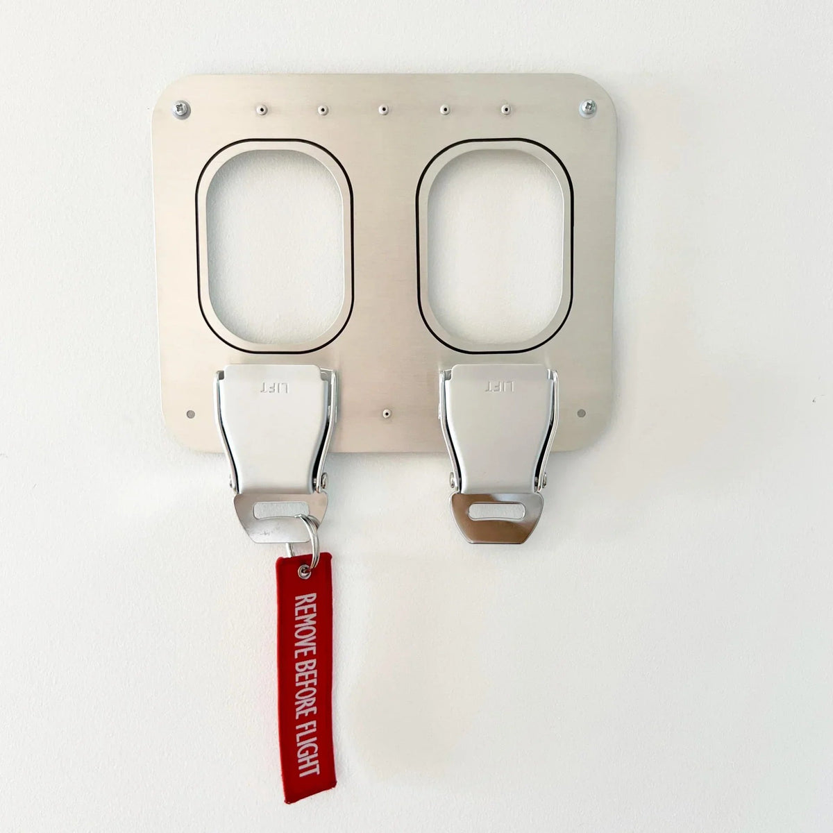 🔥HOT SALE🔥✈️ Aviation Style Key Holder – Buckle-Inspired Wall Mounted Key Organizer for Entryway & Home